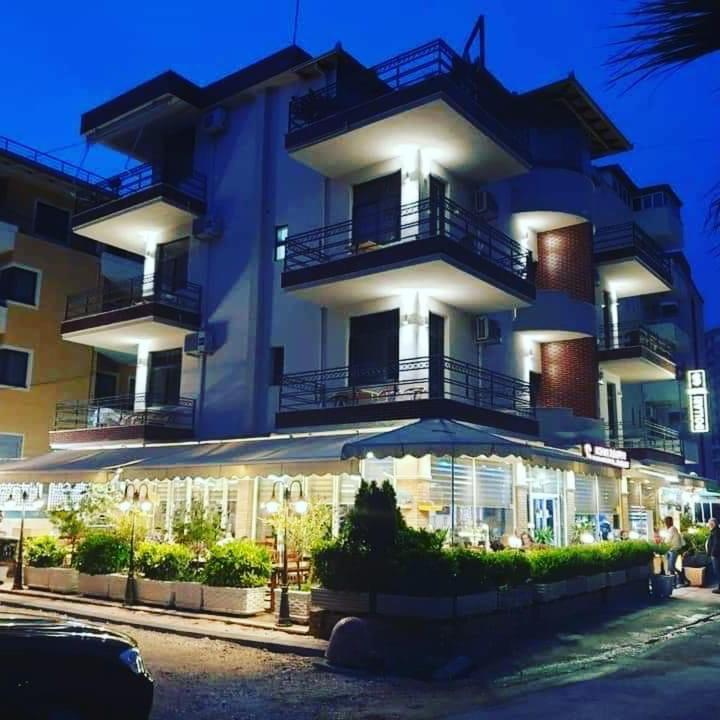 Hotel Dollari Kryemedhej Экстерьер фото